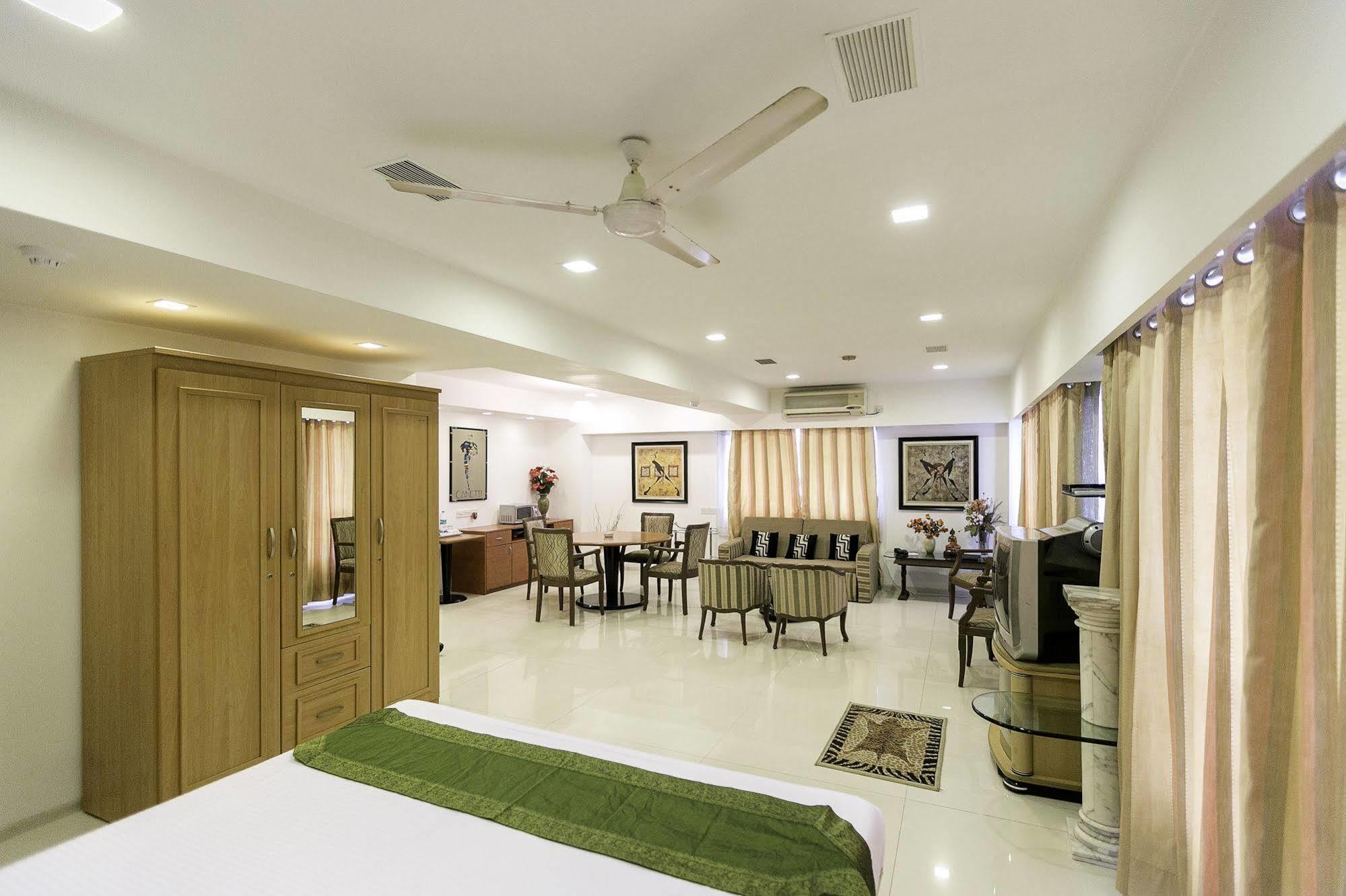 Treebo Trend New Castle Hotel Bombaim Exterior foto